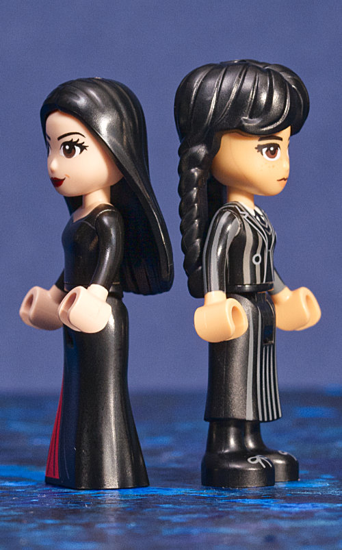 Morticia  and Wednesday height difference, minidolls