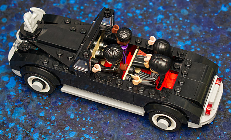 minidolls in car