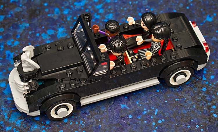 minidolls in car