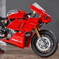 thumbnail image for Cuarentena: día 33 ★ DUCATI PANIGALE V4 R